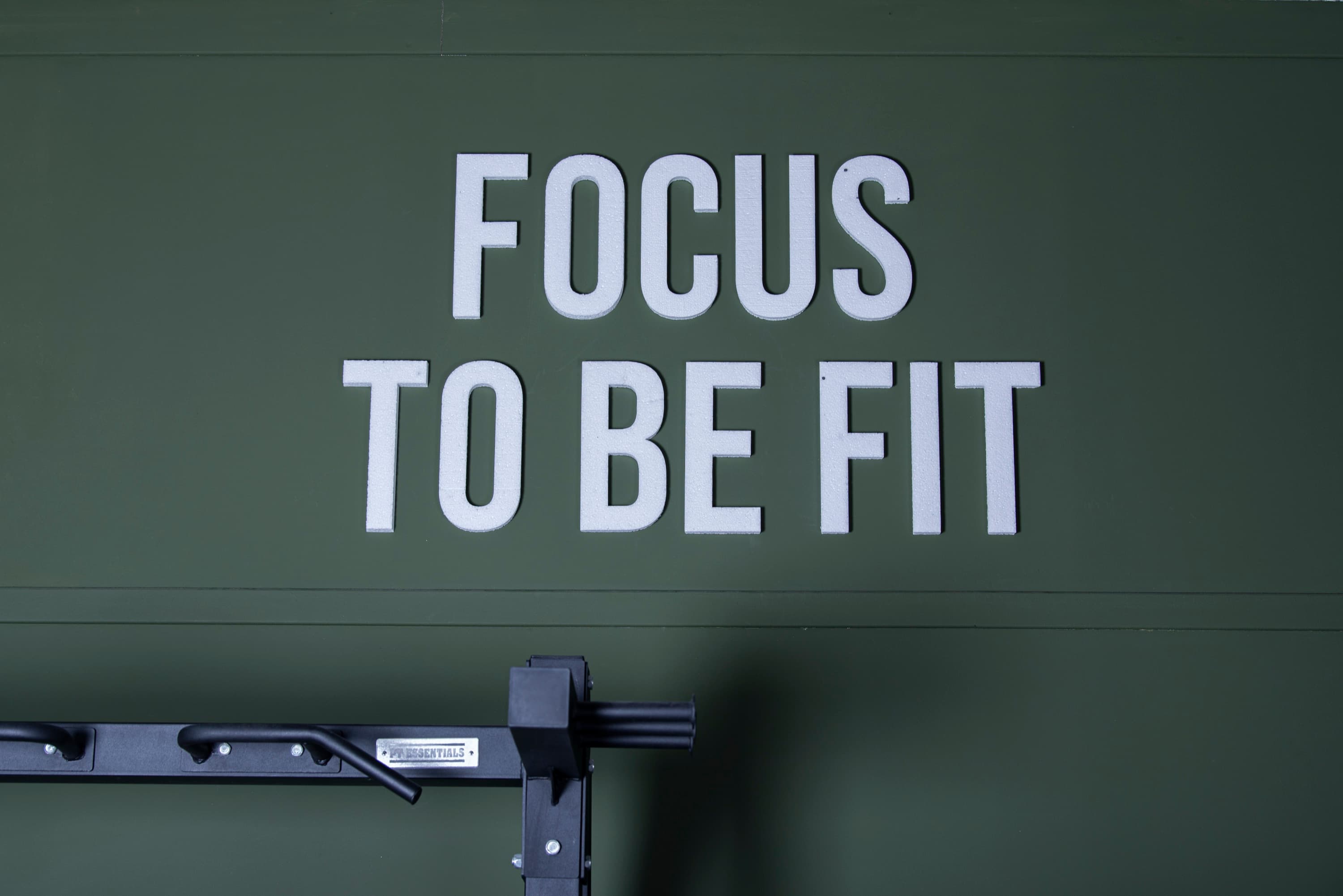 Focus to be Fit op de muur van de studio